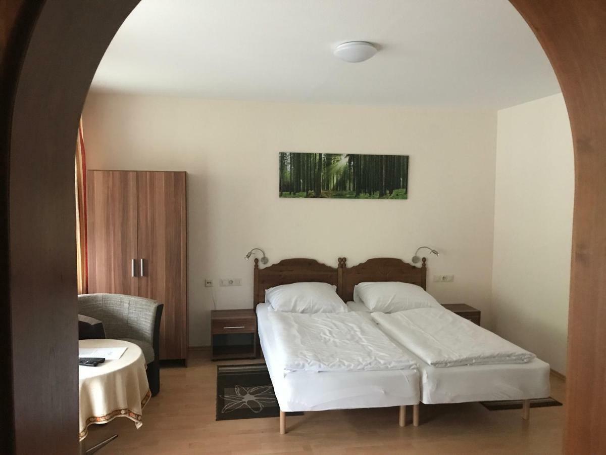 Schwanen-Resort Отель Байрсброн